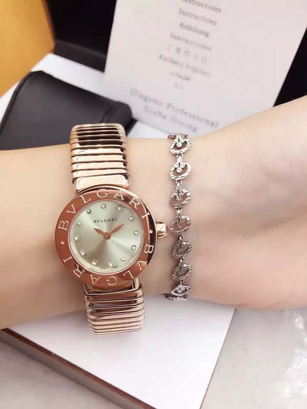 ブルガリ時計正面デザイン